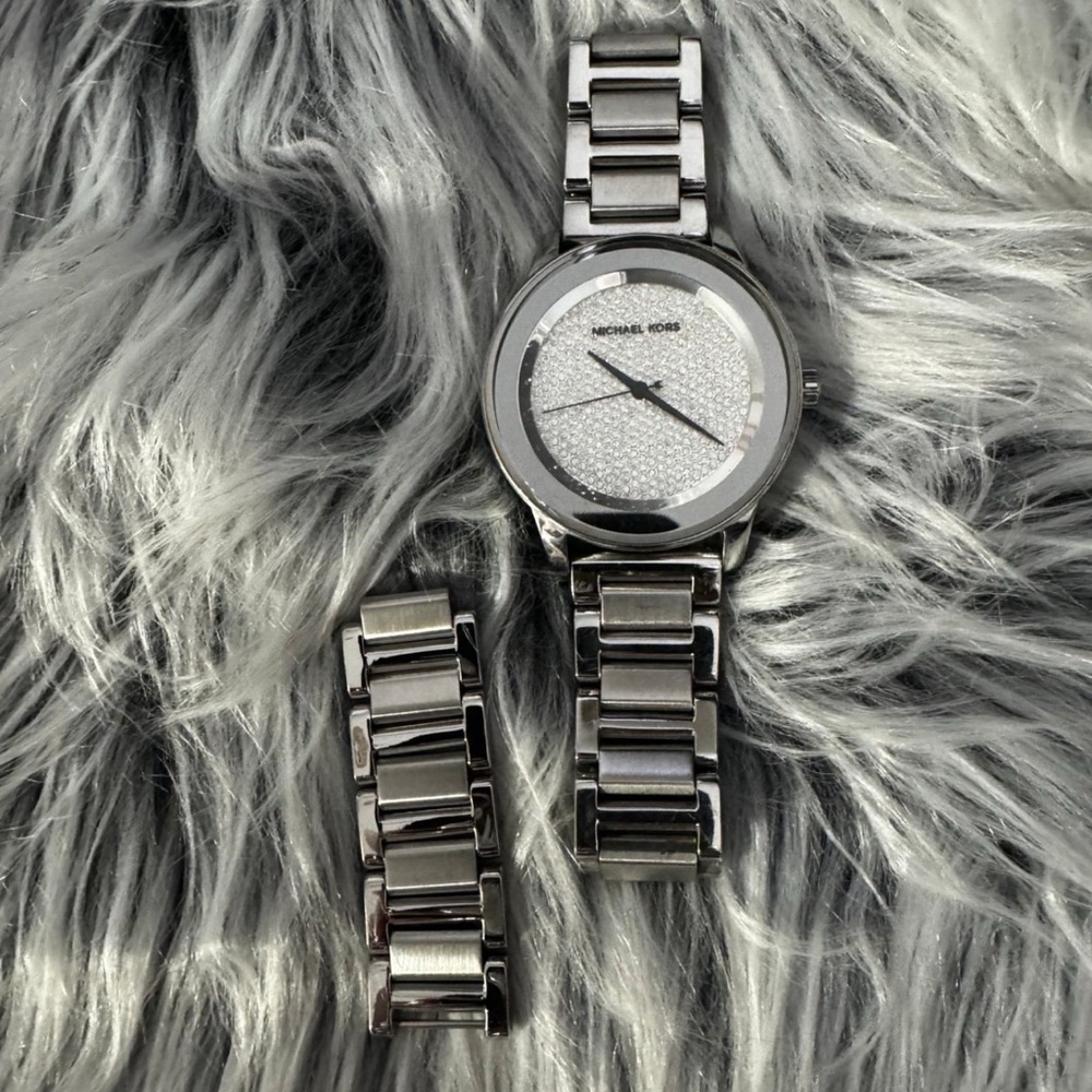 Michael Kors Silver Watch - Picture 4 of 4